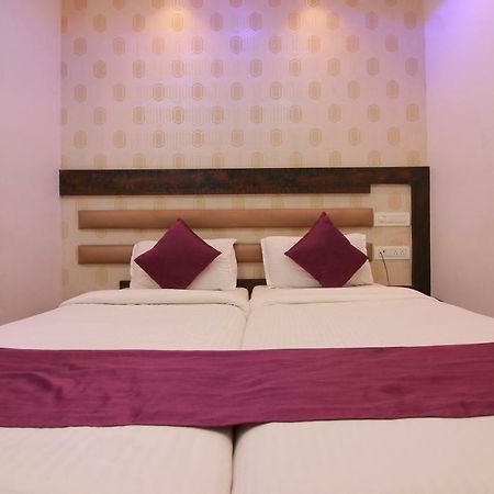 Hotel Modern Mumbai  Buitenkant foto