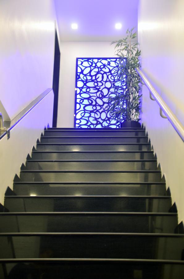 Hotel Modern Mumbai  Buitenkant foto
