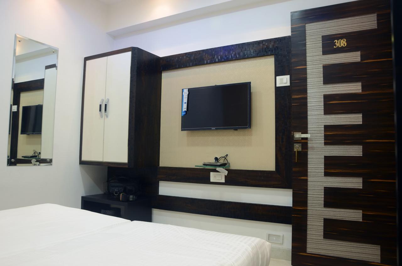 Hotel Modern Mumbai  Buitenkant foto