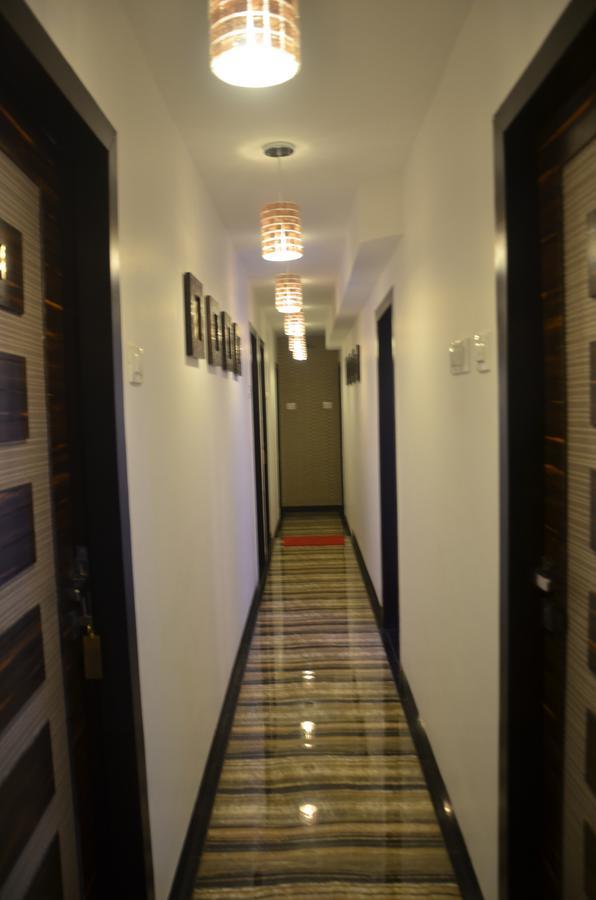 Hotel Modern Mumbai  Buitenkant foto