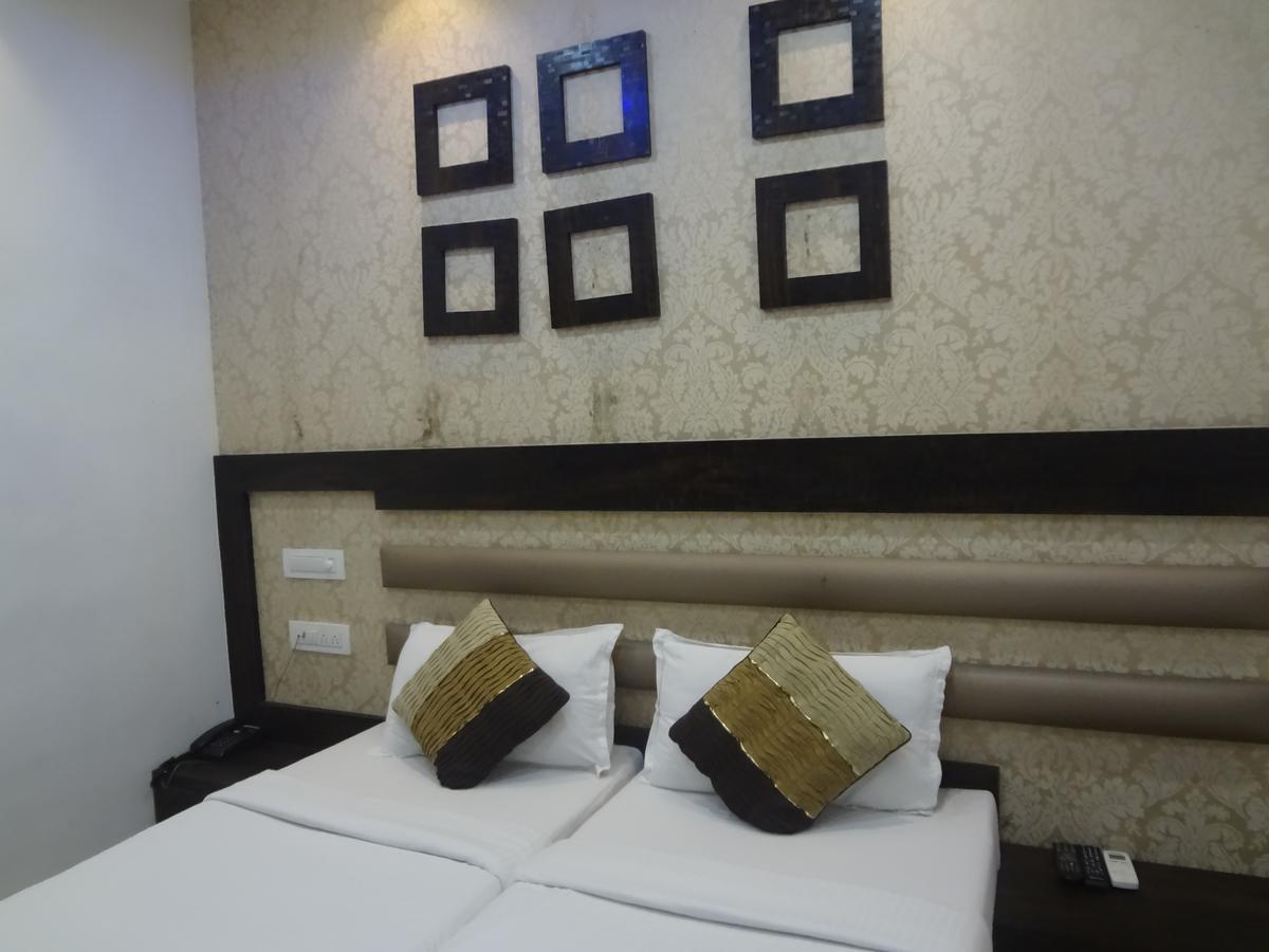 Hotel Modern Mumbai  Buitenkant foto