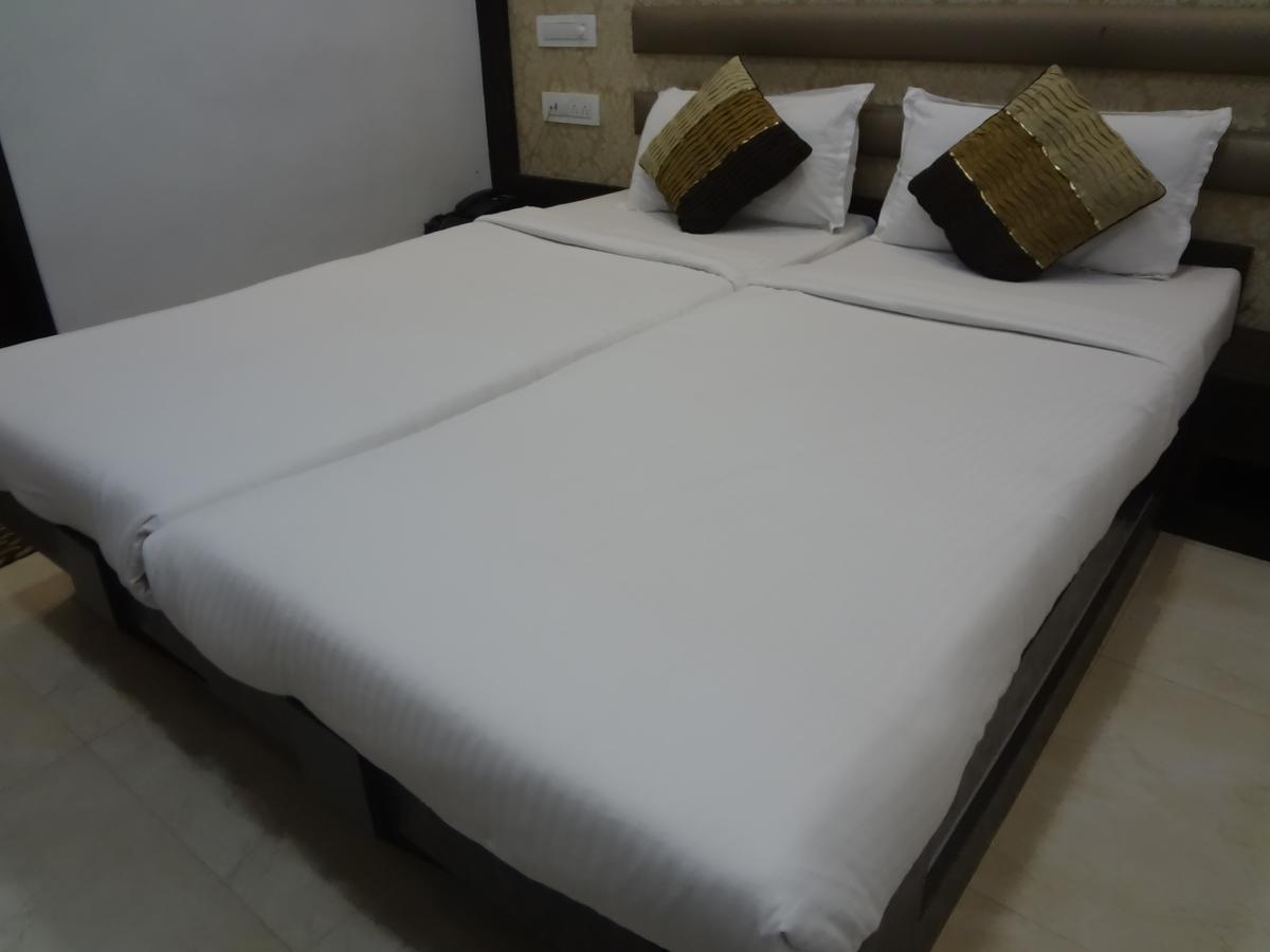 Hotel Modern Mumbai  Buitenkant foto