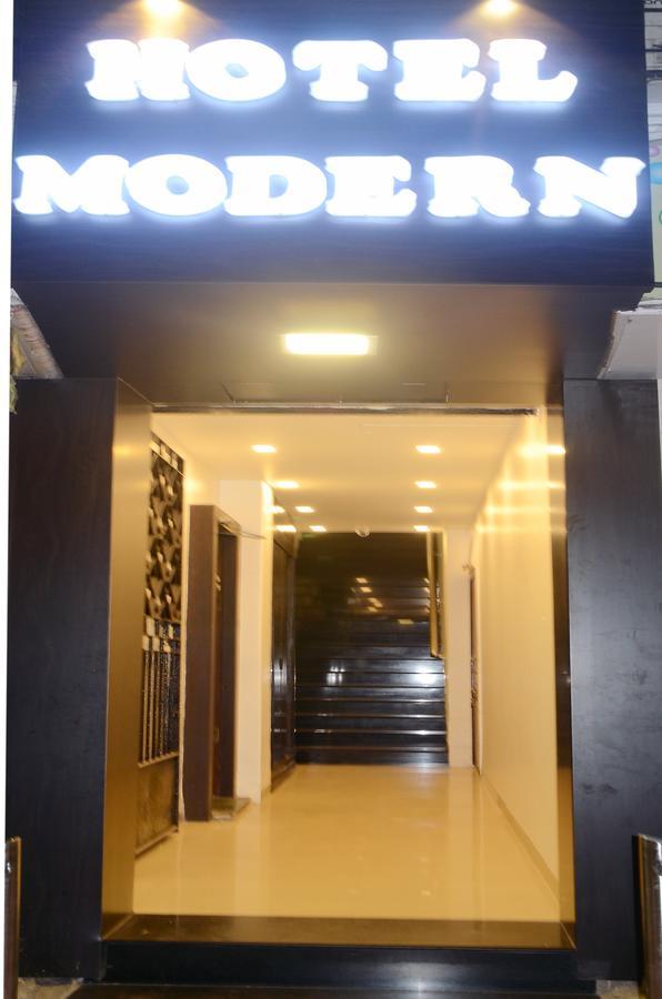 Hotel Modern Mumbai  Buitenkant foto