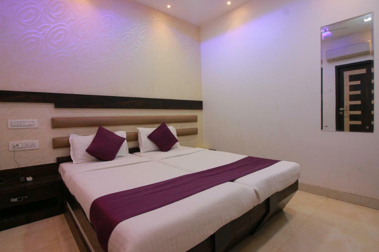 Hotel Modern Mumbai  Buitenkant foto