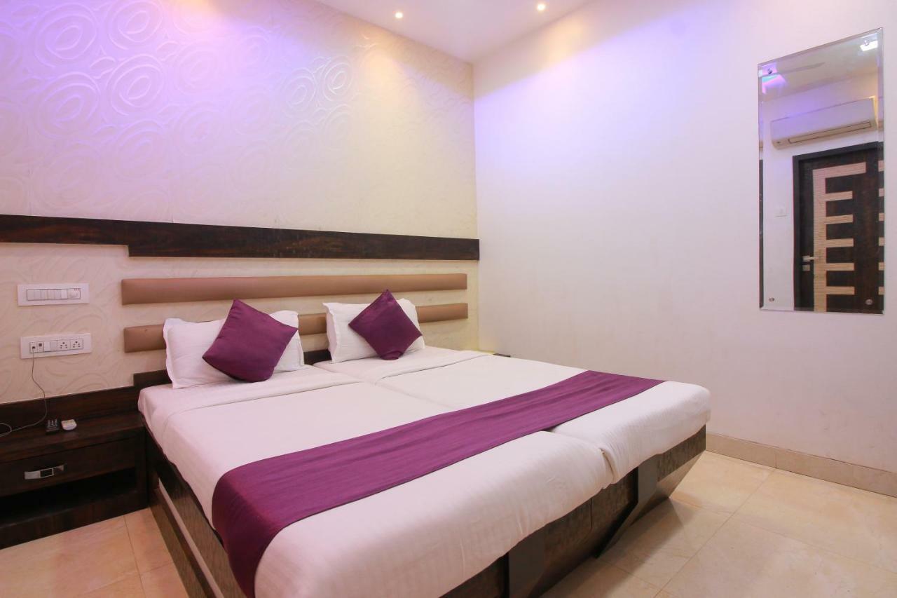 Hotel Modern Mumbai  Buitenkant foto