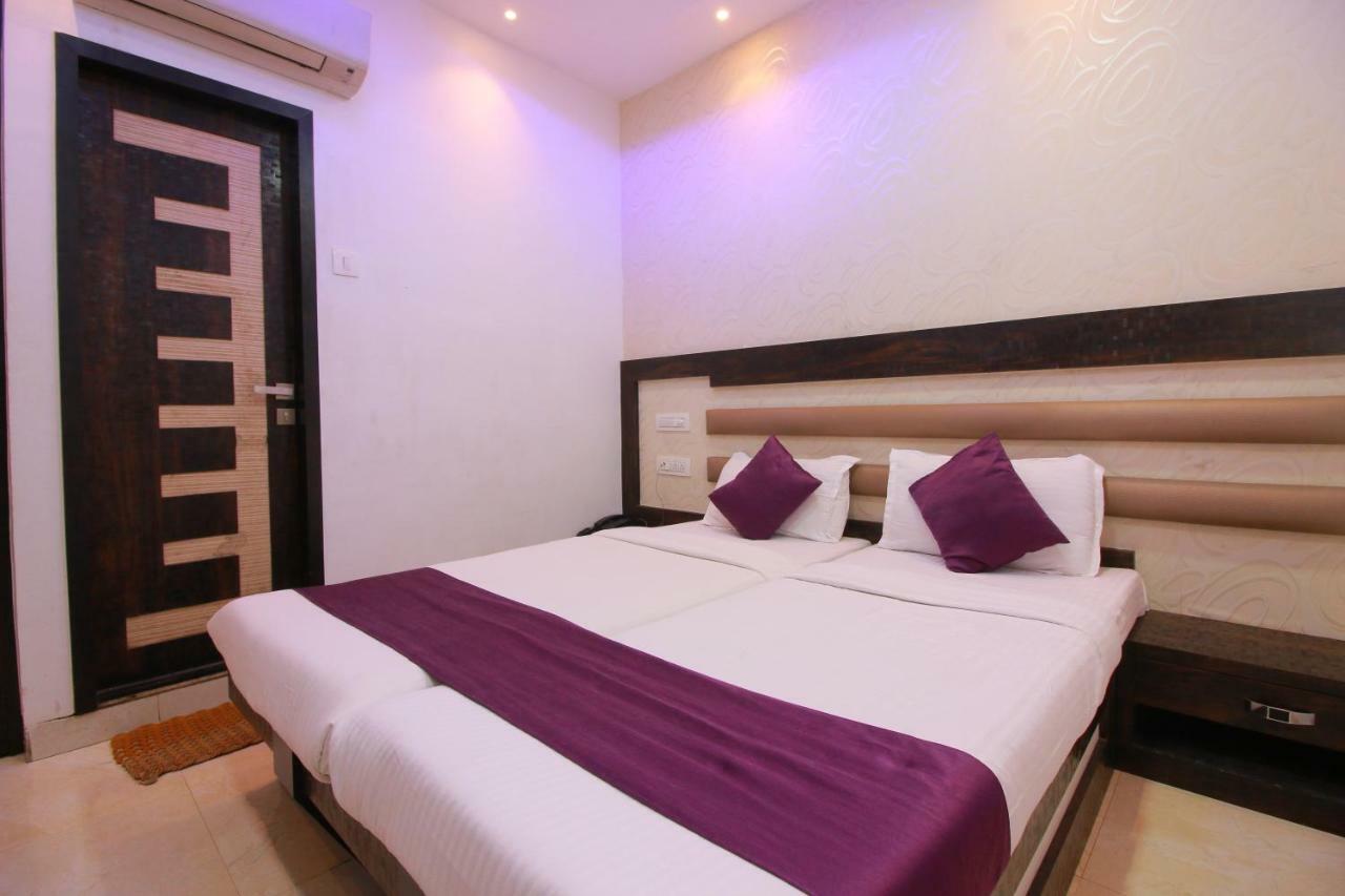 Hotel Modern Mumbai  Buitenkant foto