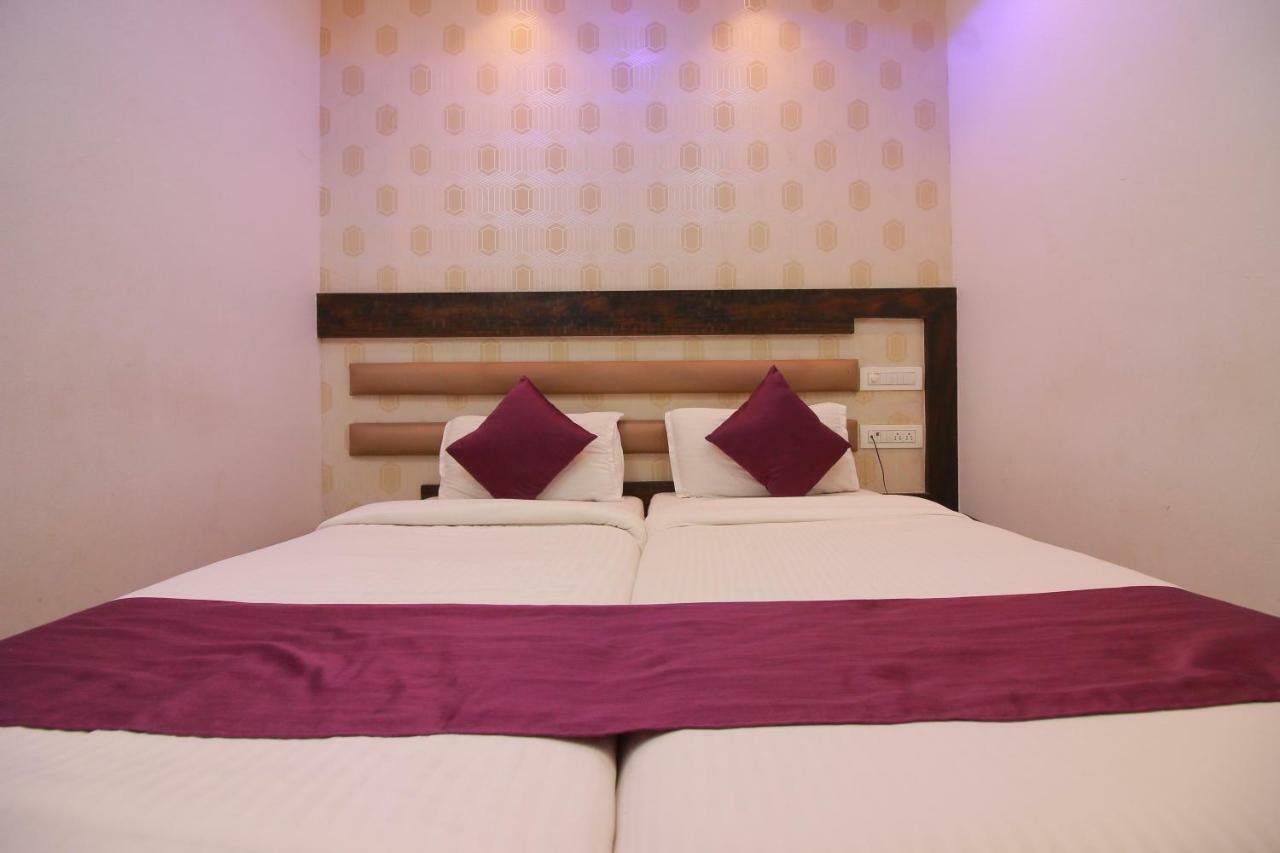 Hotel Modern Mumbai  Buitenkant foto